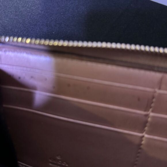 Gucci Zippy Long Wallet with Logo Charm - Picture 10 of 10